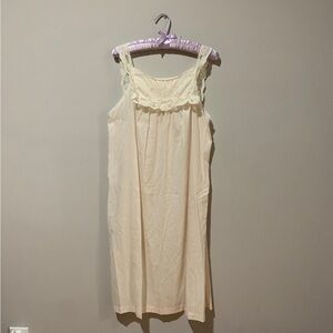 Vintage barbizon nightgown